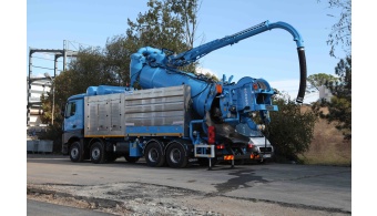 Combined Sewer Cleaning Vehicle