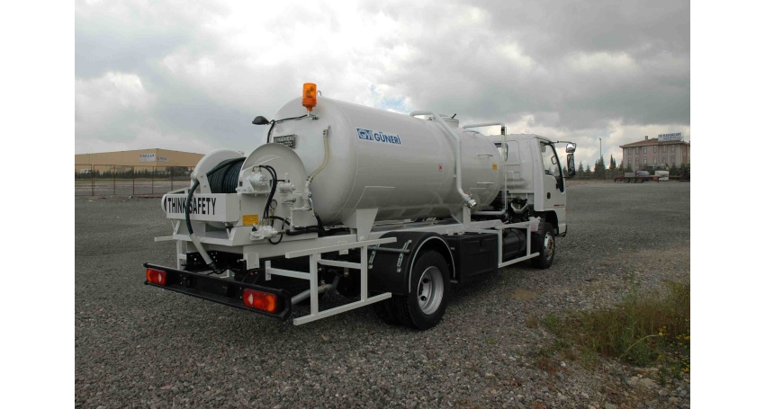 Sewer Jetting Vehicle