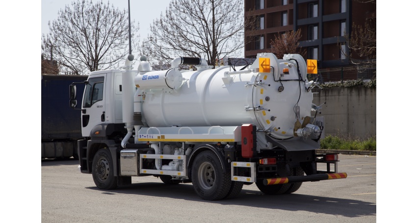 Vacuum Tanker